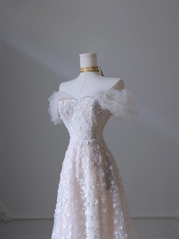 Robe de soirée longue en tulle blanc à épaules dénudées et jolie robe de bal à fleurs C3800