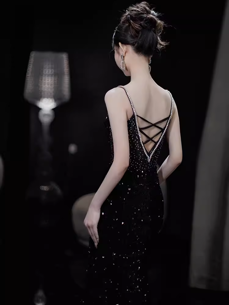 Robe de bal longue noire à bretelles sexy et paillettes C39