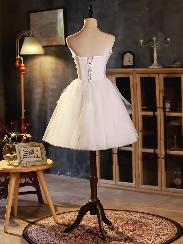 Elegant Ball Gown Straplesss Tulle Party Dress White Homecoming Dresses C432