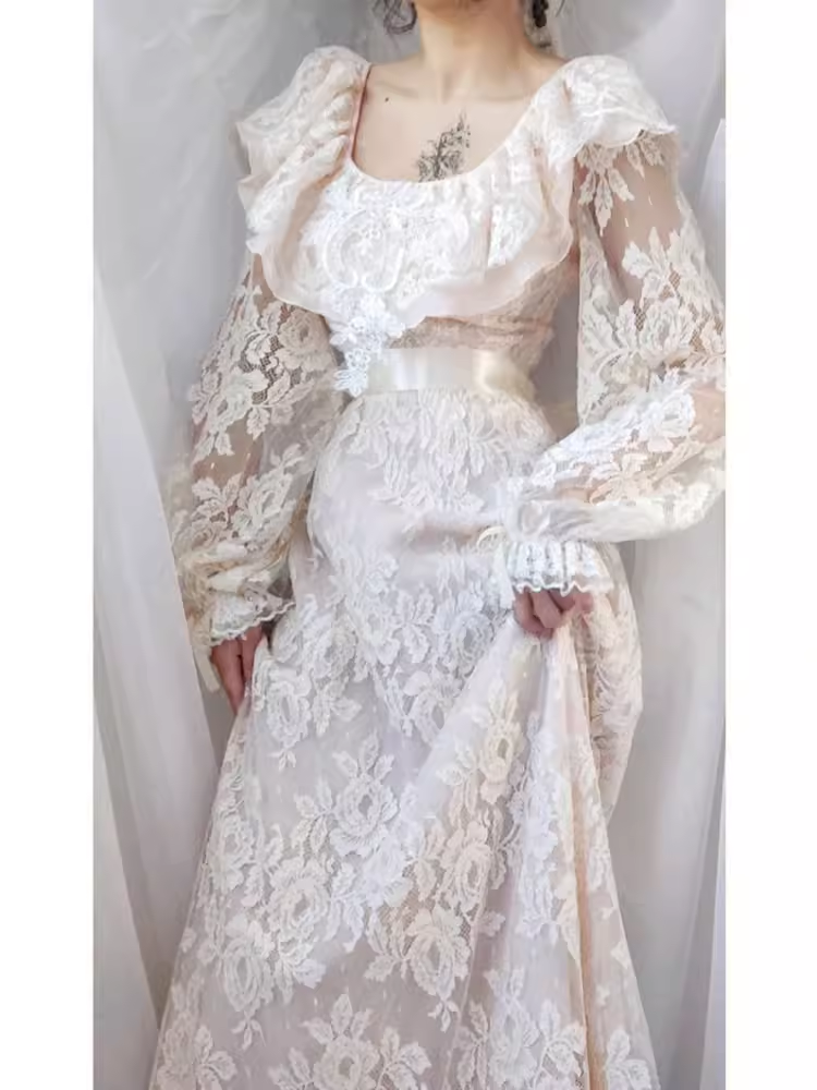 Vintage A line U Neckline Long Sleeves Lace White Wedding Dresses C511