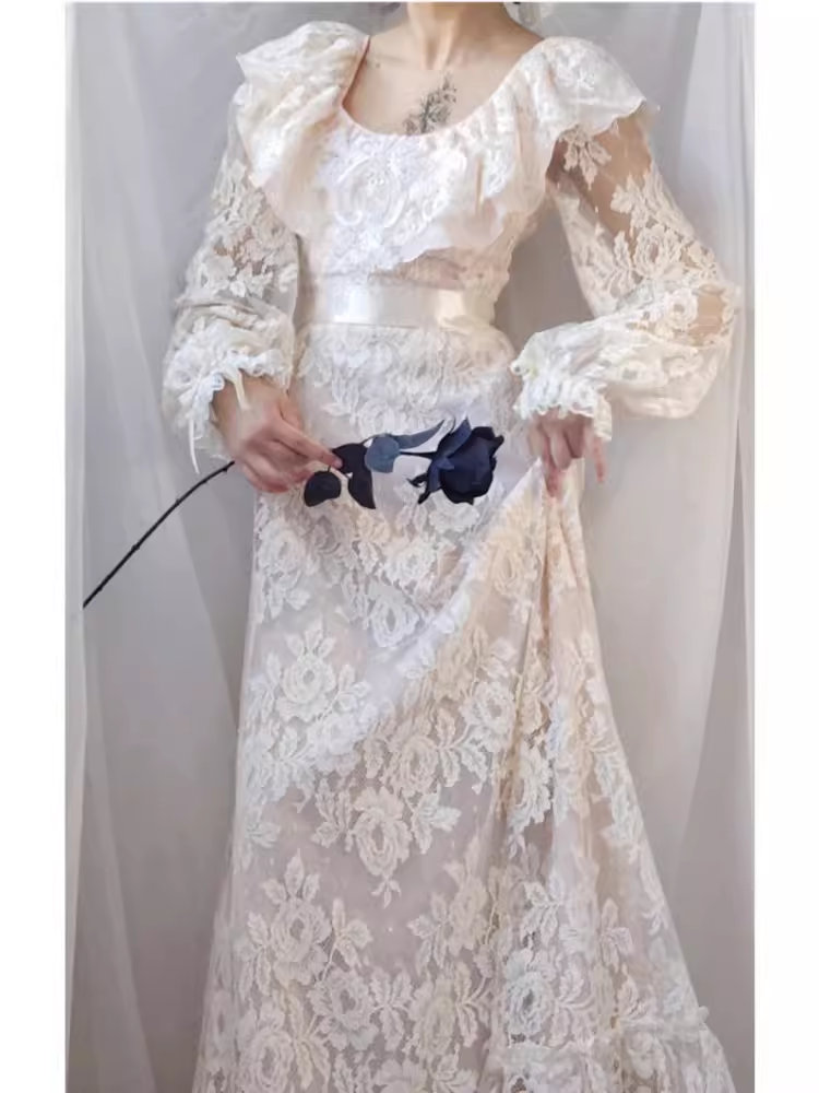 Vintage A line U Neckline Long Sleeves Lace White Wedding Dresses C511