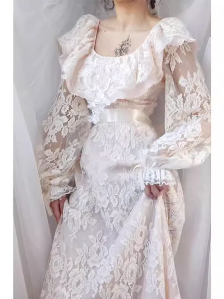 Vintage A line U Neckline Long Sleeves Lace White Wedding Dresses C511