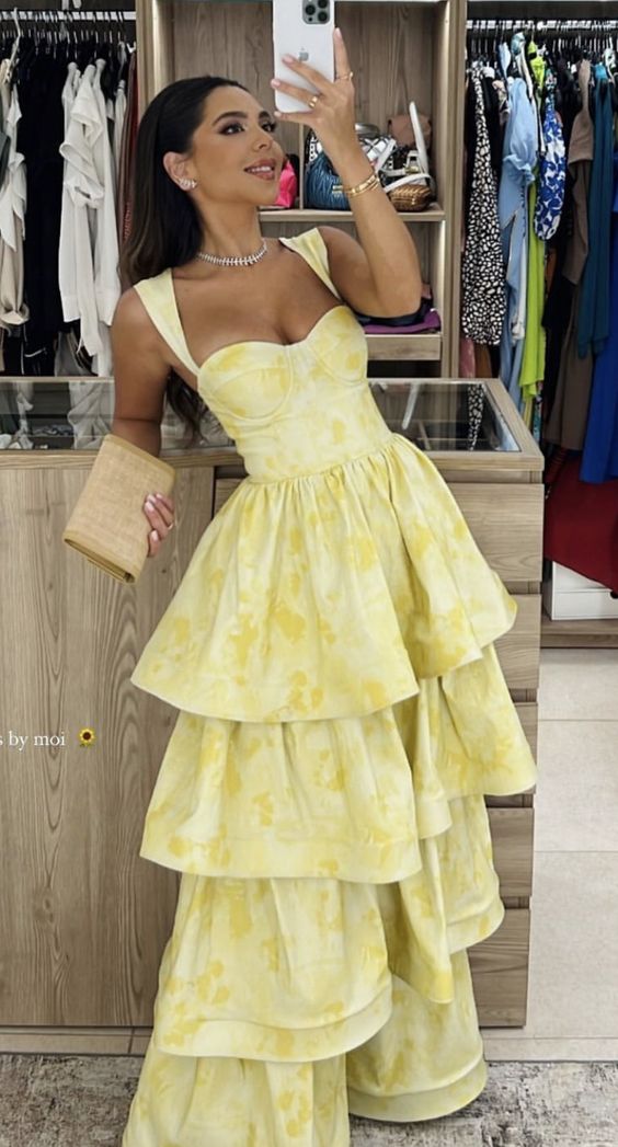 Robe de bal jaune sans manches, à volants, longueur au sol, tenues d'anniversaire, C570