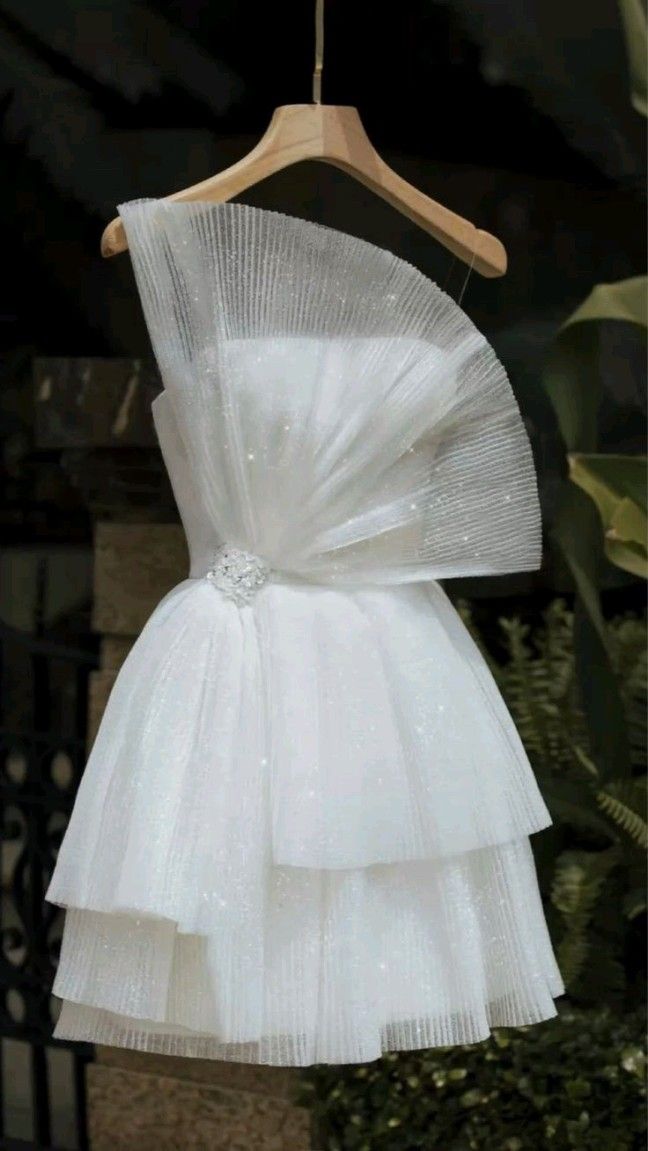 Chic une ligne sans bretelles blanc robe de soirée courte robe de soirée en Tulle C584