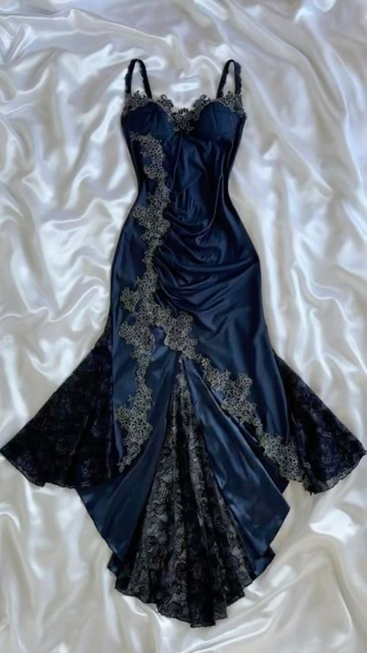 Robe de bal en dentelle sirène bleu marine sexy, robe de soirée C617