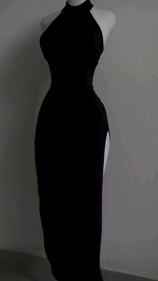 Robe de bal longue noire à encolure haute et gaine vintage C757