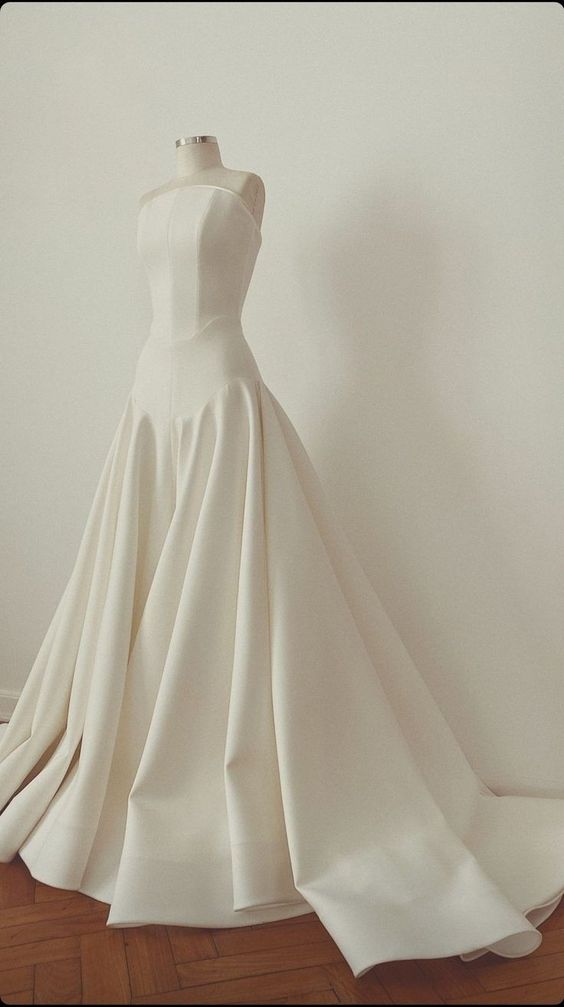 Robe de bal chic sans bretelles sans manches longues robes de mariée en satin C807