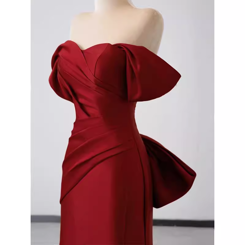 Robe de bal longue en satin bordeaux à épaules dénudées et sirène sexy C845