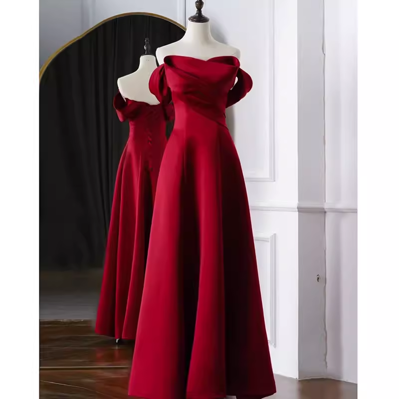 Robe de bal longue sexy en satin bordeaux à épaules dénudées et ligne A C847