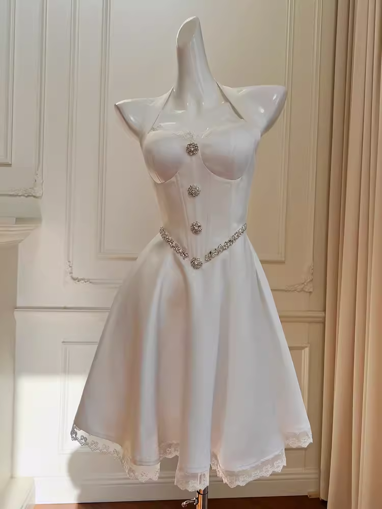 Robe de soirée en dentelle blanche à licou et coupe trapèze pour 18e anniversaire C982