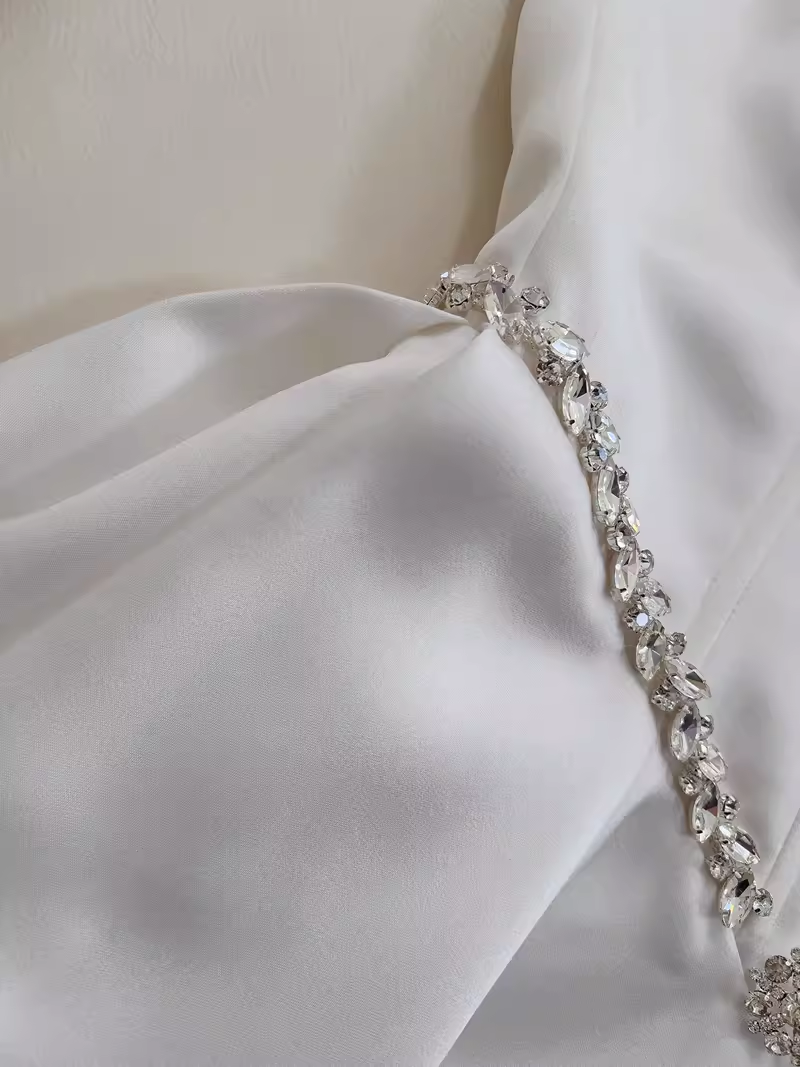 Robe de soirée en dentelle blanche à licou et coupe trapèze pour 18e anniversaire C982