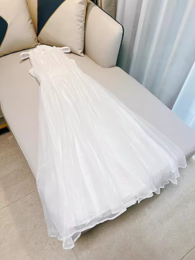 Robe de bal blanche en tulle, ligne A, décolleté haut, simple, C996