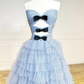 Robe de bal longue bleue en tulle à col en cœur unique B196