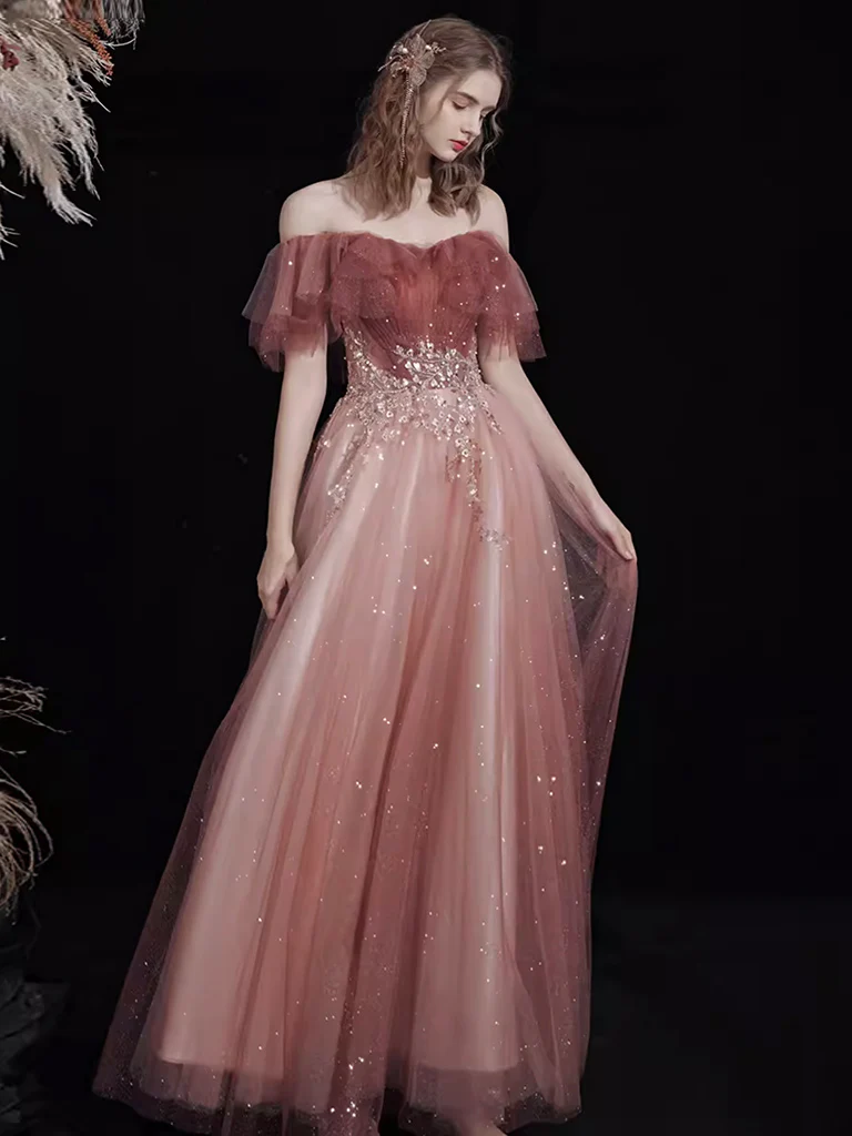 Robe de bal longue trapèze en dentelle et tulle bordeaux B240