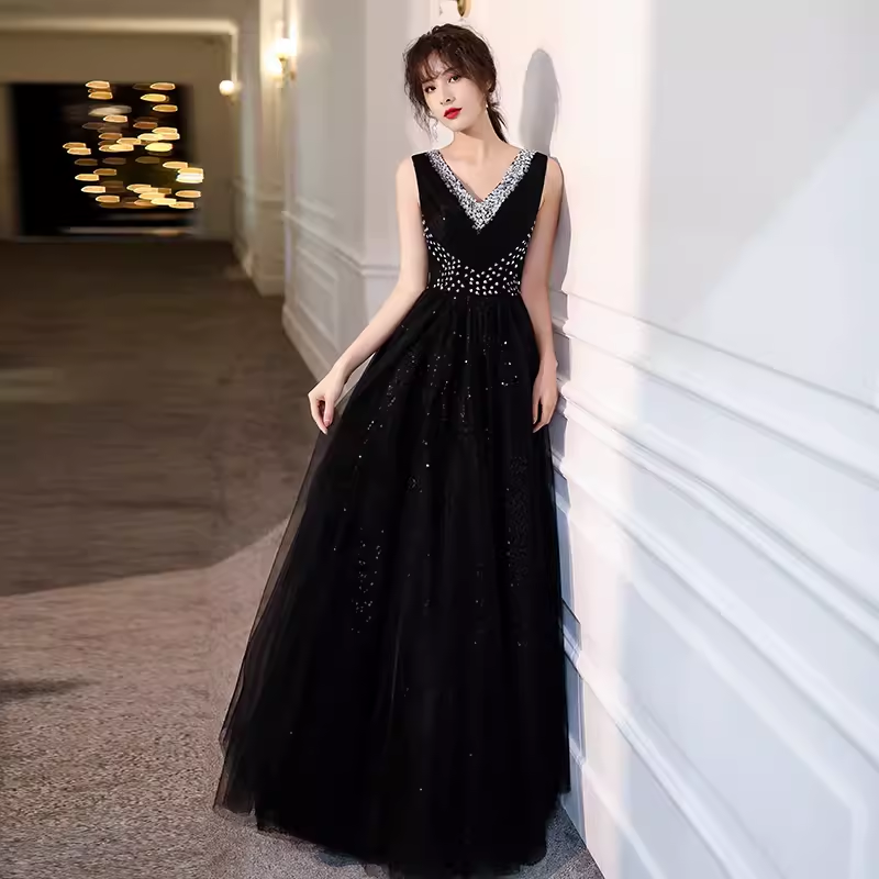 Lovely A line V Neckline Black Tulle Long Prom Dress B658