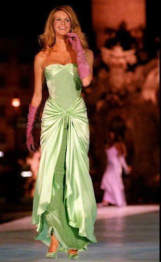 Robe de soirée longue en satin vert menthe, style vintage, ligne A, sans bretelles, avec pli, C3108