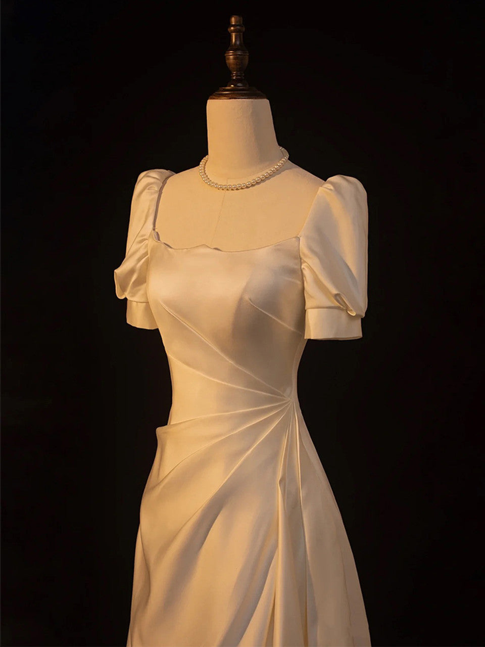 Vintage White Satin Short Sleeve Square Wedding Dress C301